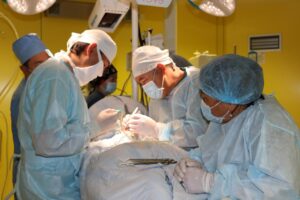 Впервые в Алматы несовершеннолетнему пациенту выполнена тотальная замена тазобедренного сустава